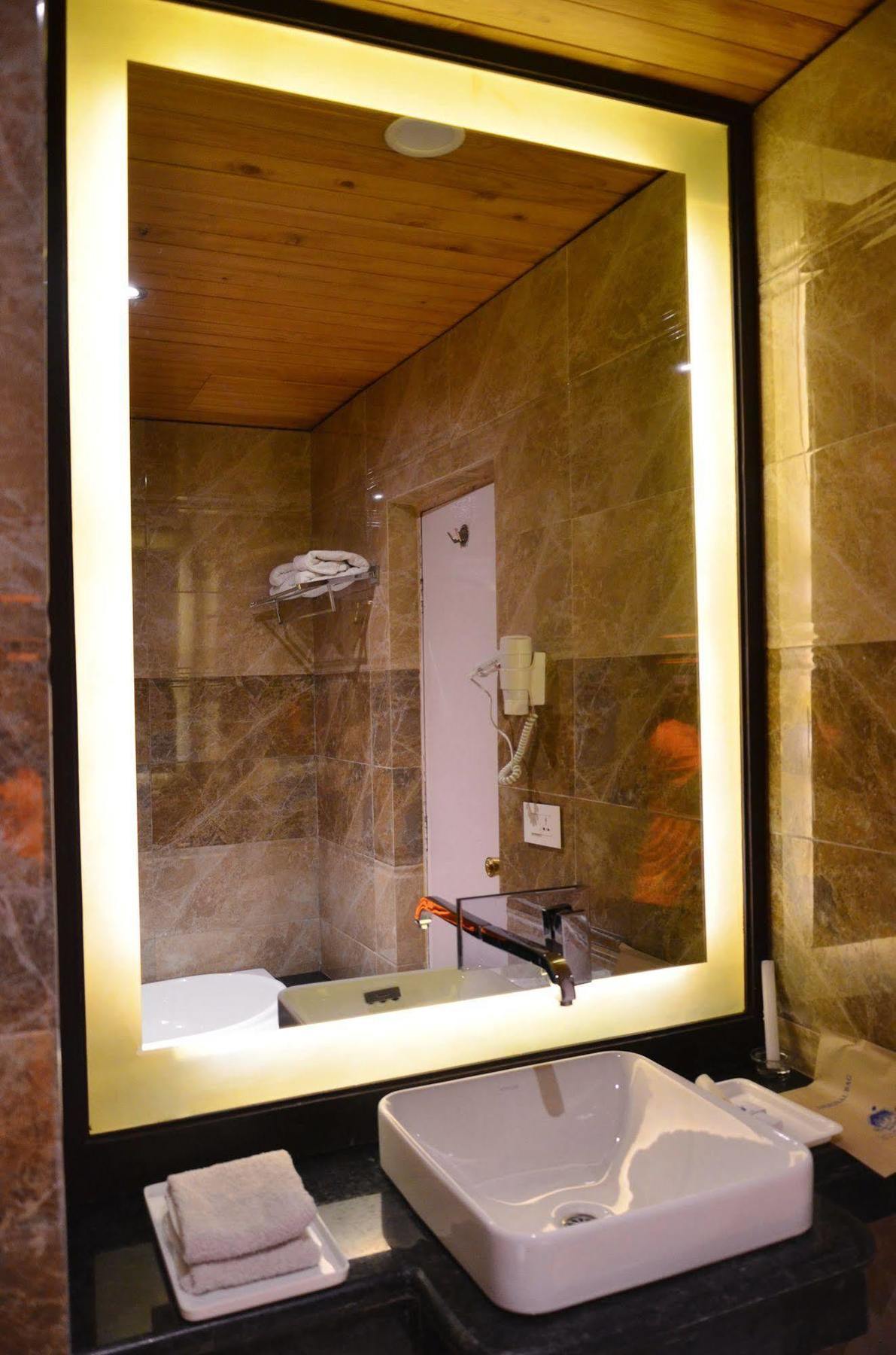 Hotel Manali Heights Eksteriør billede